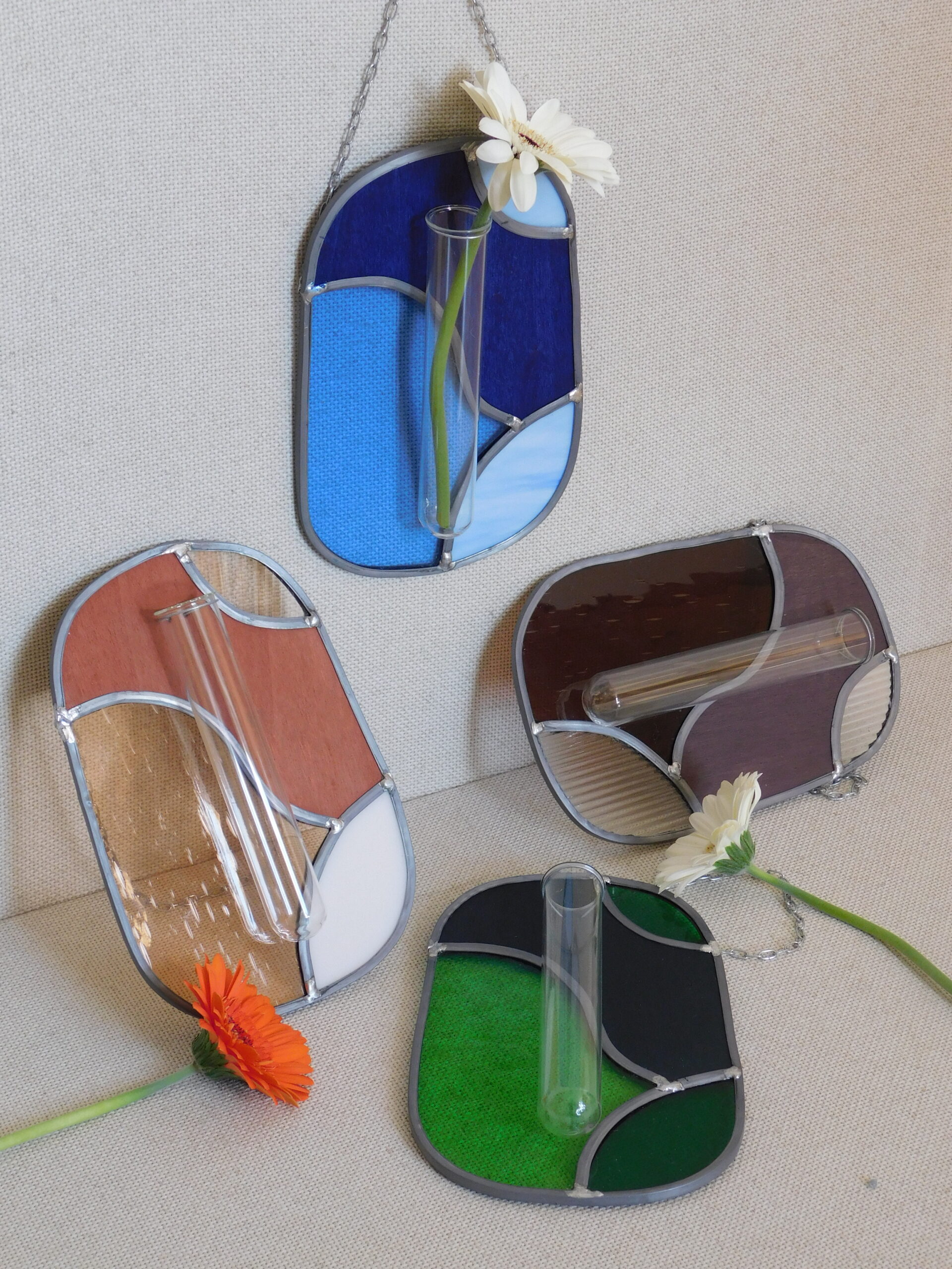 Ambacht: Glaspaneel met proefbuisje in Tiffany&#8217;s stijl