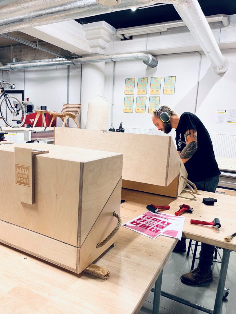 Voorstelling: MaM On The Move